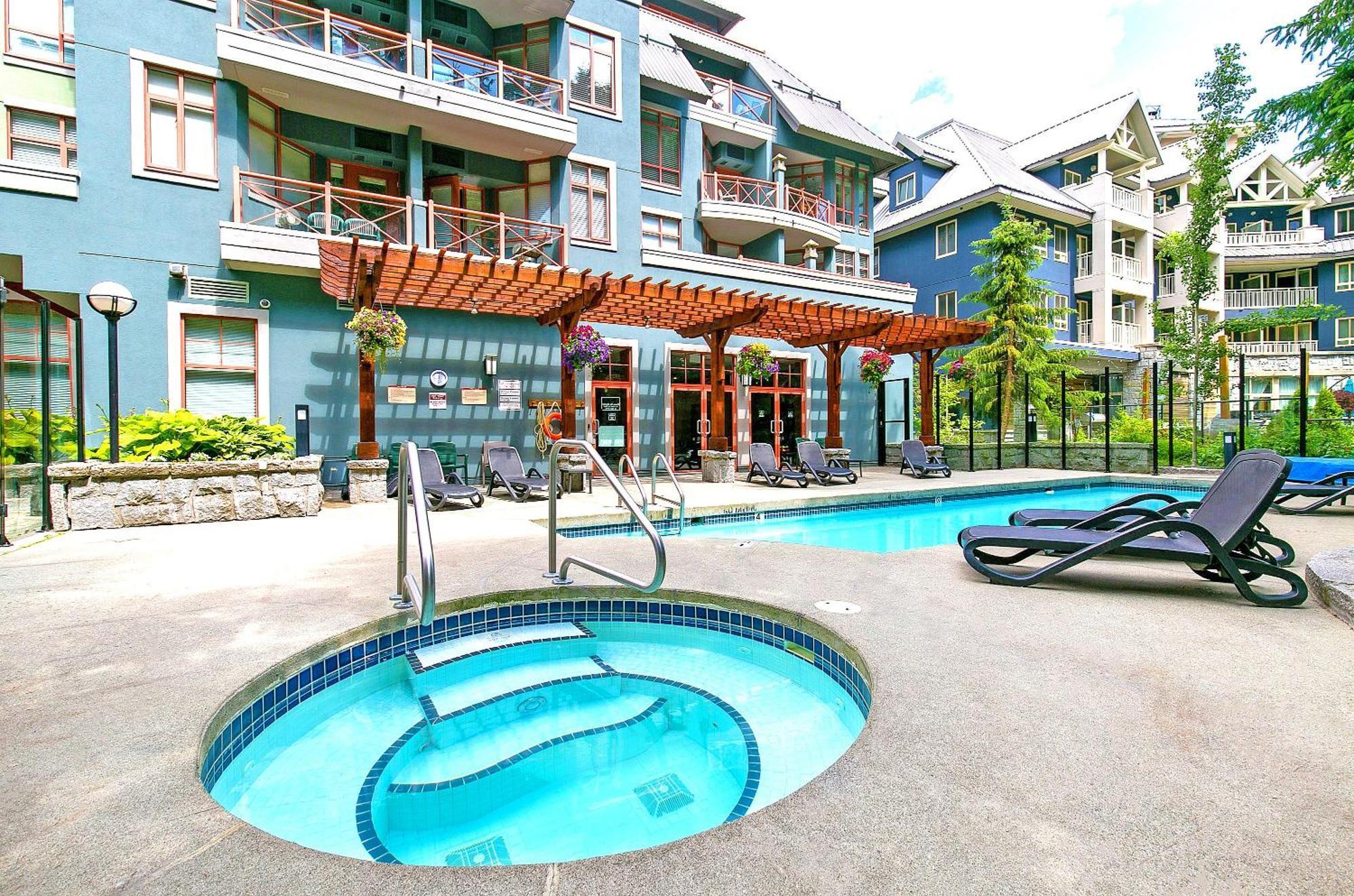 Alpenglow Lodge Sunny Studio With Sitting Area By Mva Whistler Exterior photo
